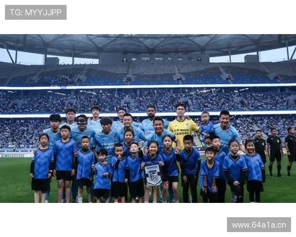 大连英博四将升入一线队正式报到